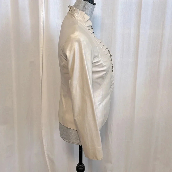 WHITEHOUSEBLACKMARKET NWOT Cream Leather Blazer Pearl Frill Detail, Size XXS/S - Picture 6 of 9